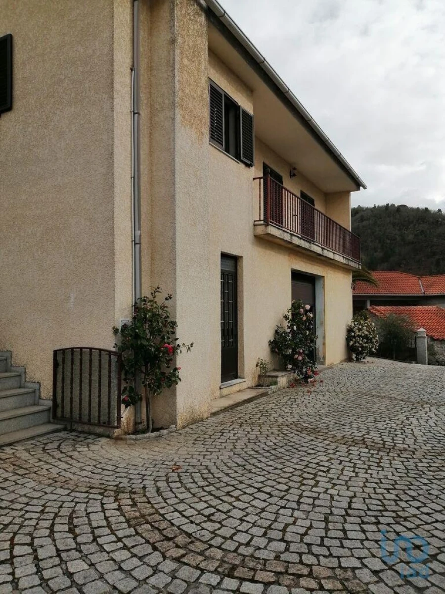 Prédio para Venda em Eiras, São Julião de Montenegro e Cela Foto 3