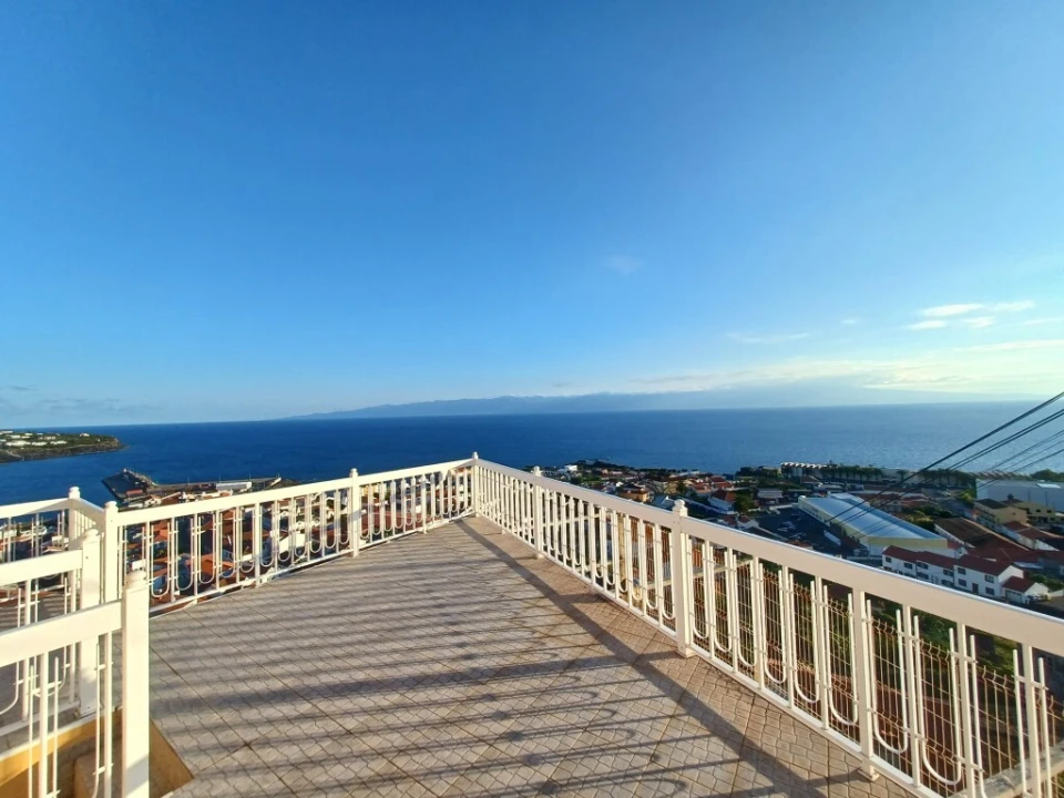 Moradia T5 para Venda em Velas (São Jorge) Foto 1