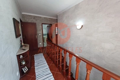 Moradia T5 para Venda em Velas (São Jorge)