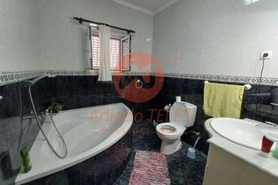 Moradia T5 para Venda em Velas (São Jorge)