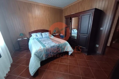 Moradia T5 para Venda em Velas (São Jorge)
