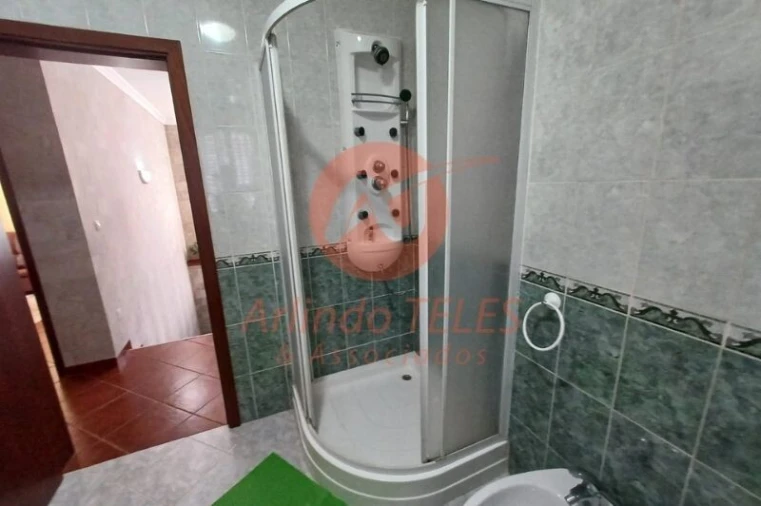 Moradia T5 para Venda em Velas (São Jorge) Foto 9