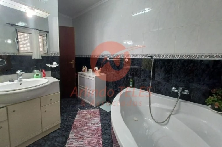 Moradia T5 para Venda em Velas (São Jorge) Foto 18