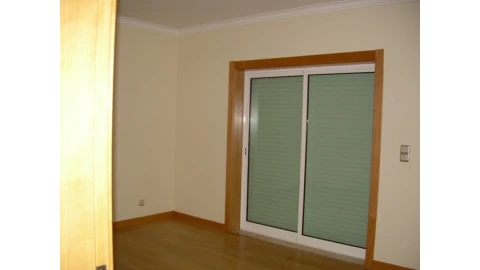 Moradia T5 para Venda em Corroios