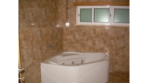 Moradia T5 para Venda em Corroios