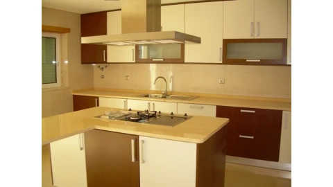 Moradia T5 para Venda em Corroios