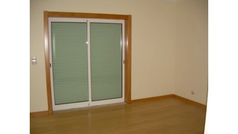 Moradia T5 para Venda em Corroios