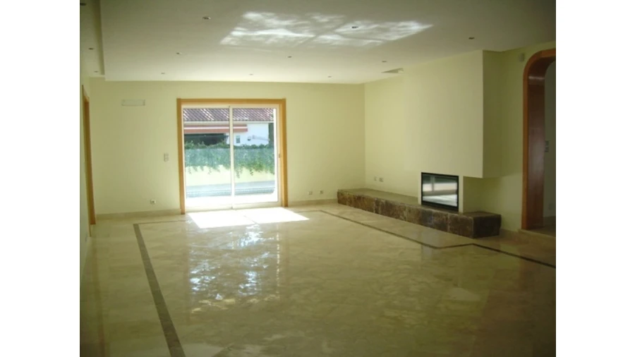 Moradia T5 para Venda em Corroios Foto 3