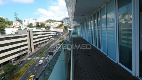 Apartamento T4 para Venda em Funchal (Santa Maria Maior)