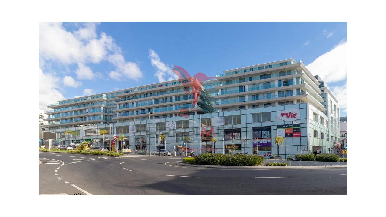 Apartamento T4 para Venda em Funchal (Santa Maria Maior) Foto 1