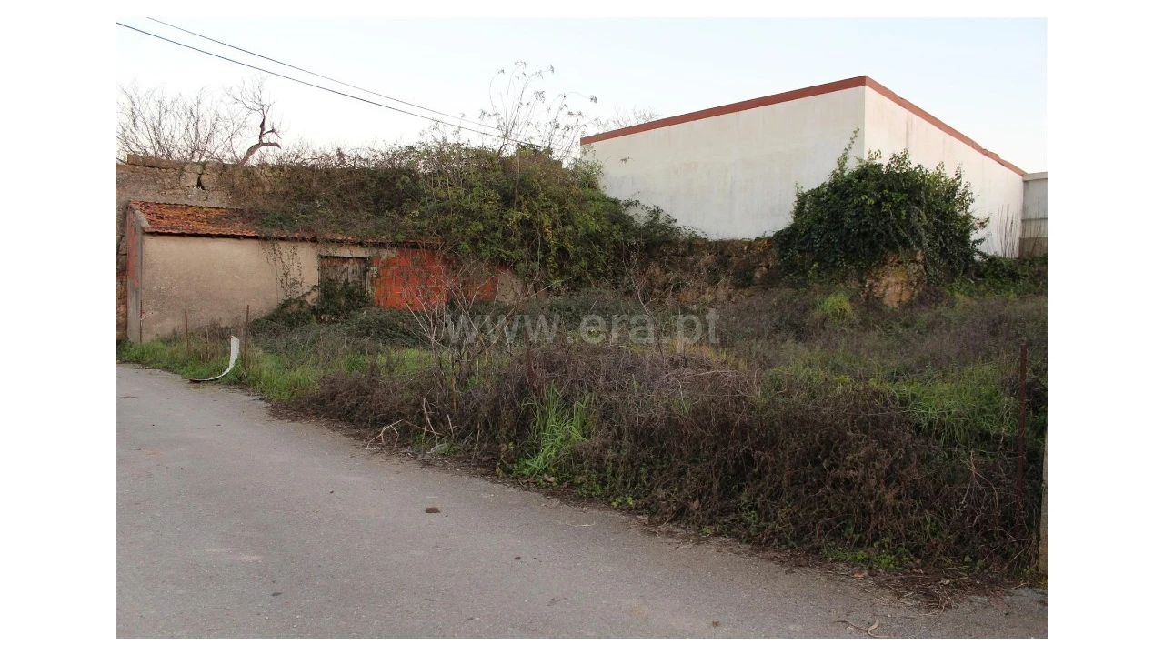 Terreno para Venda em Sebal e Belide Foto 1
