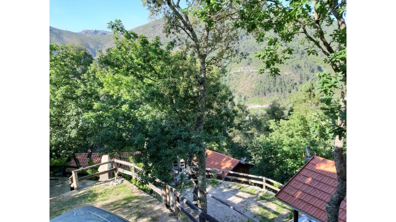 Negócio para Venda em Rio Caldo Foto 39