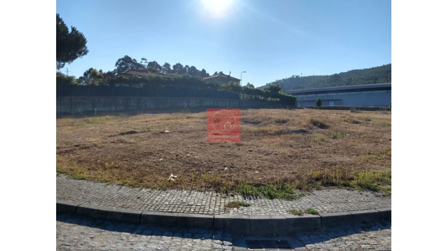 Terreno para Venda em Vermoim Foto 2