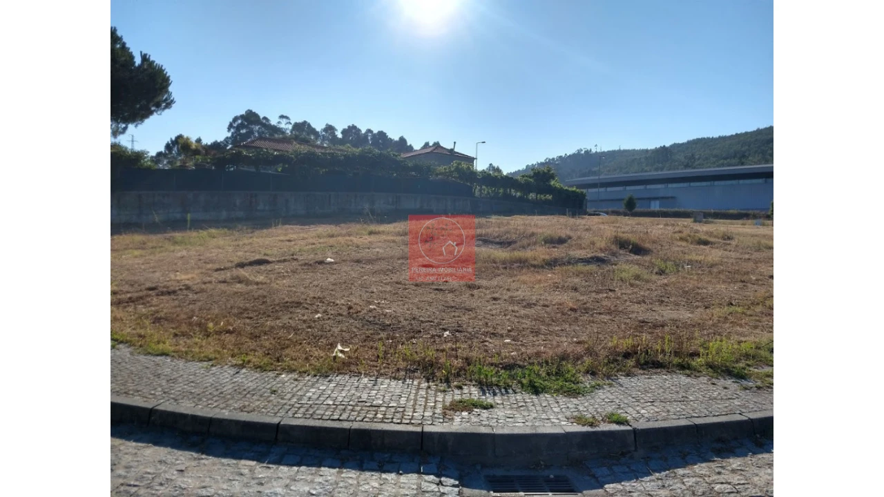 Terreno para Venda em Vermoim Foto 2