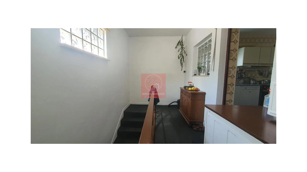 Moradia T4 para Venda em Abraveses Foto 6