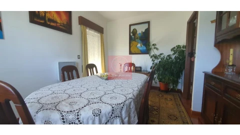 Moradia T4 para Venda em Abraveses