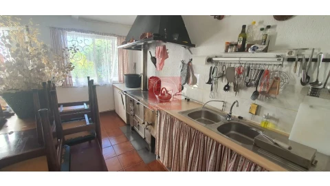 Moradia T4 para Venda em Abraveses