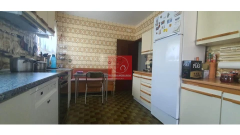 Moradia T4 para Venda em Abraveses