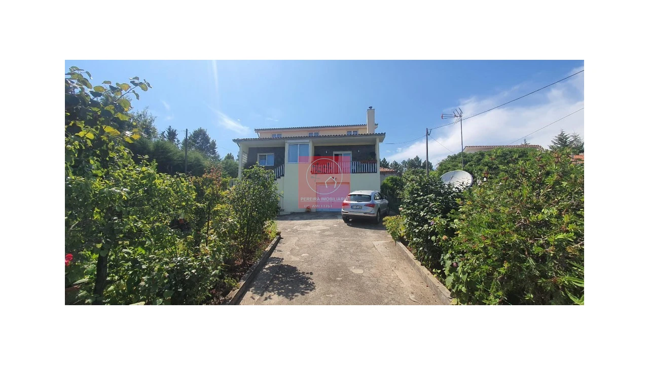 Moradia T4 para Venda em Abraveses Foto 4