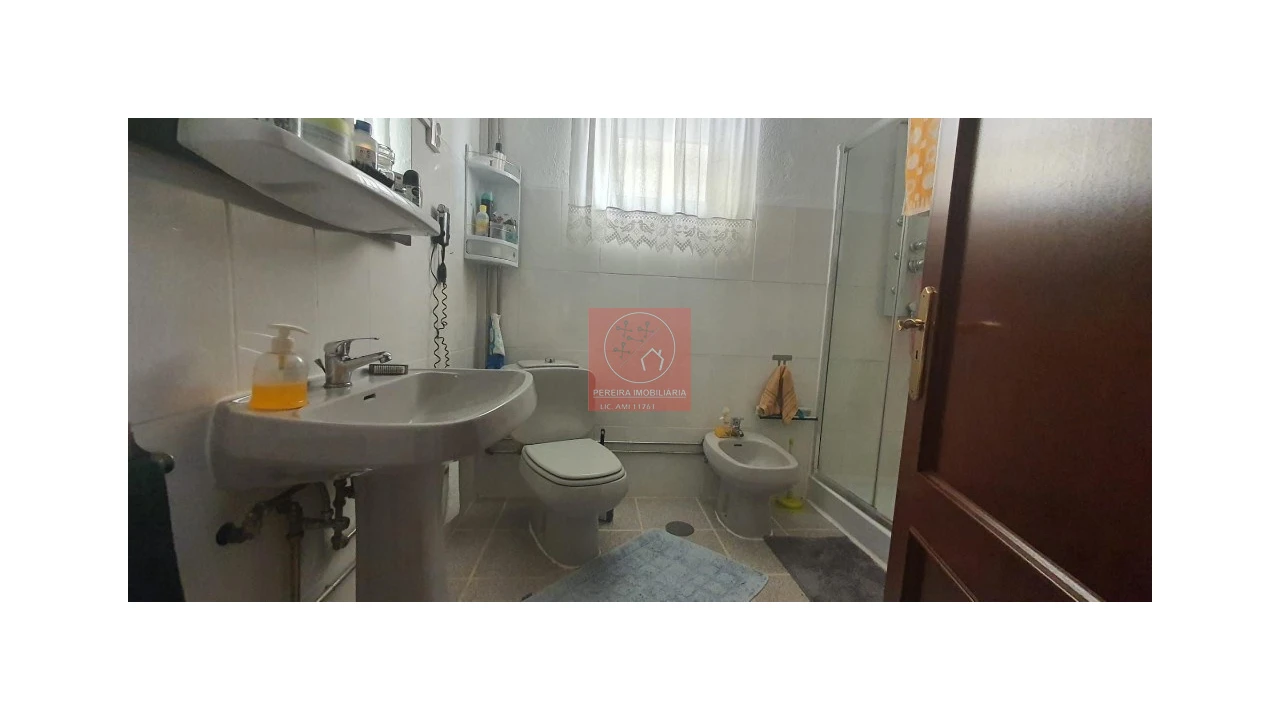 Moradia T4 para Venda em Abraveses Foto 15