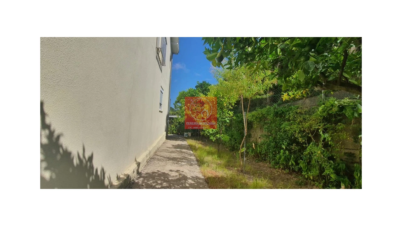 Moradia T4 para Venda em Abraveses Foto 2