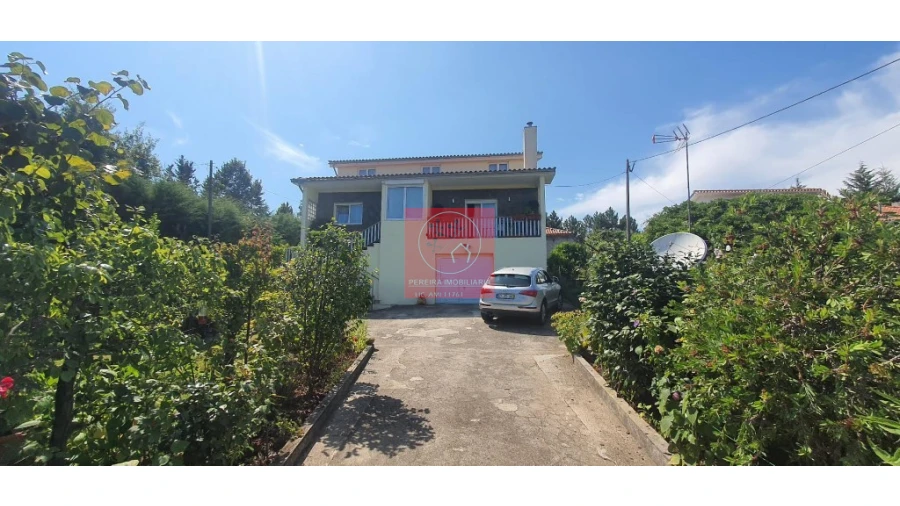 Moradia T4 para Venda em Abraveses Foto 4