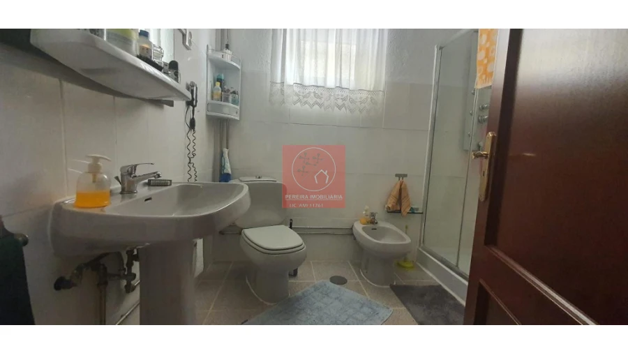 Moradia T4 para Venda em Abraveses Foto 15