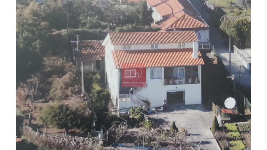 Moradia T4 para Venda em Abraveses Foto 16