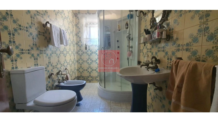 Moradia T4 para Venda em Abraveses Foto 21