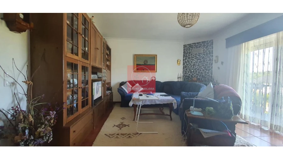 Moradia T4 para Venda em Abraveses Foto 9