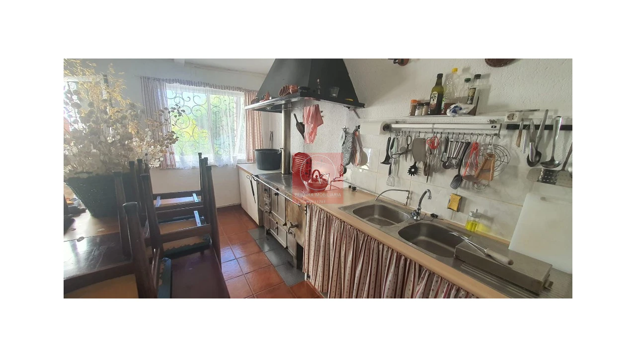 Moradia T4 para Venda em Abraveses Foto 12