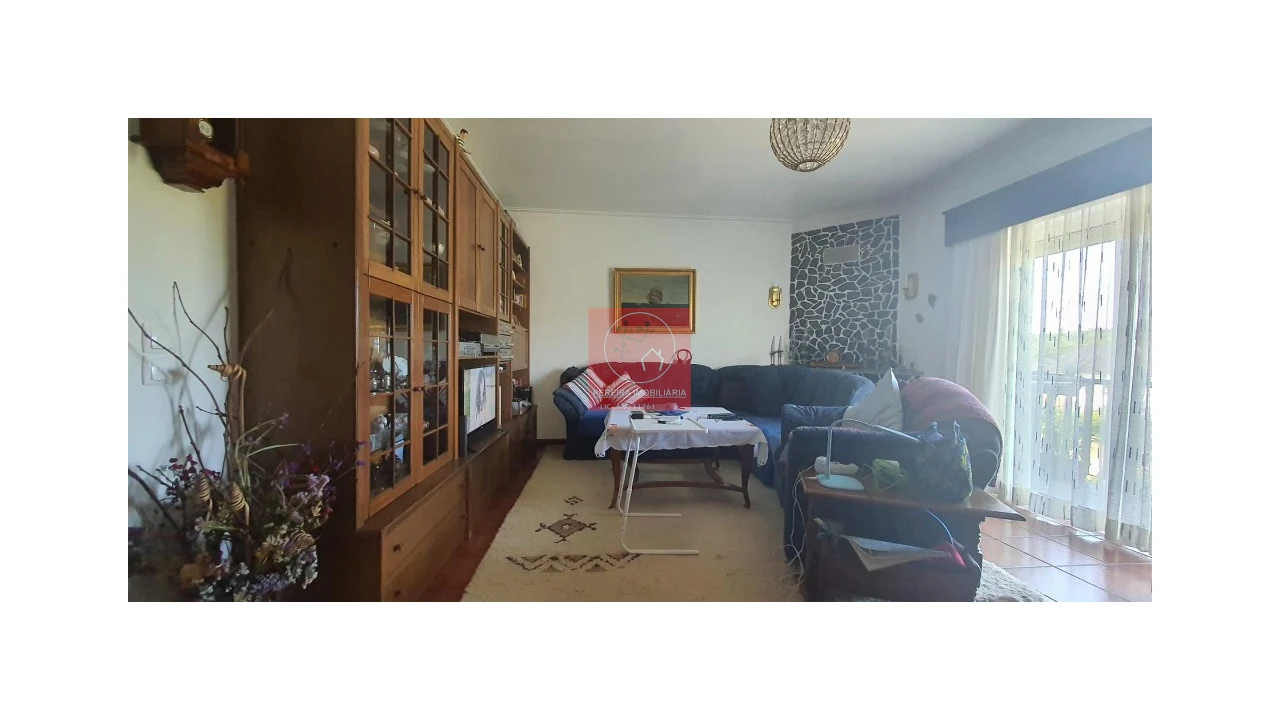 Moradia T4 para Venda em Abraveses Foto 9