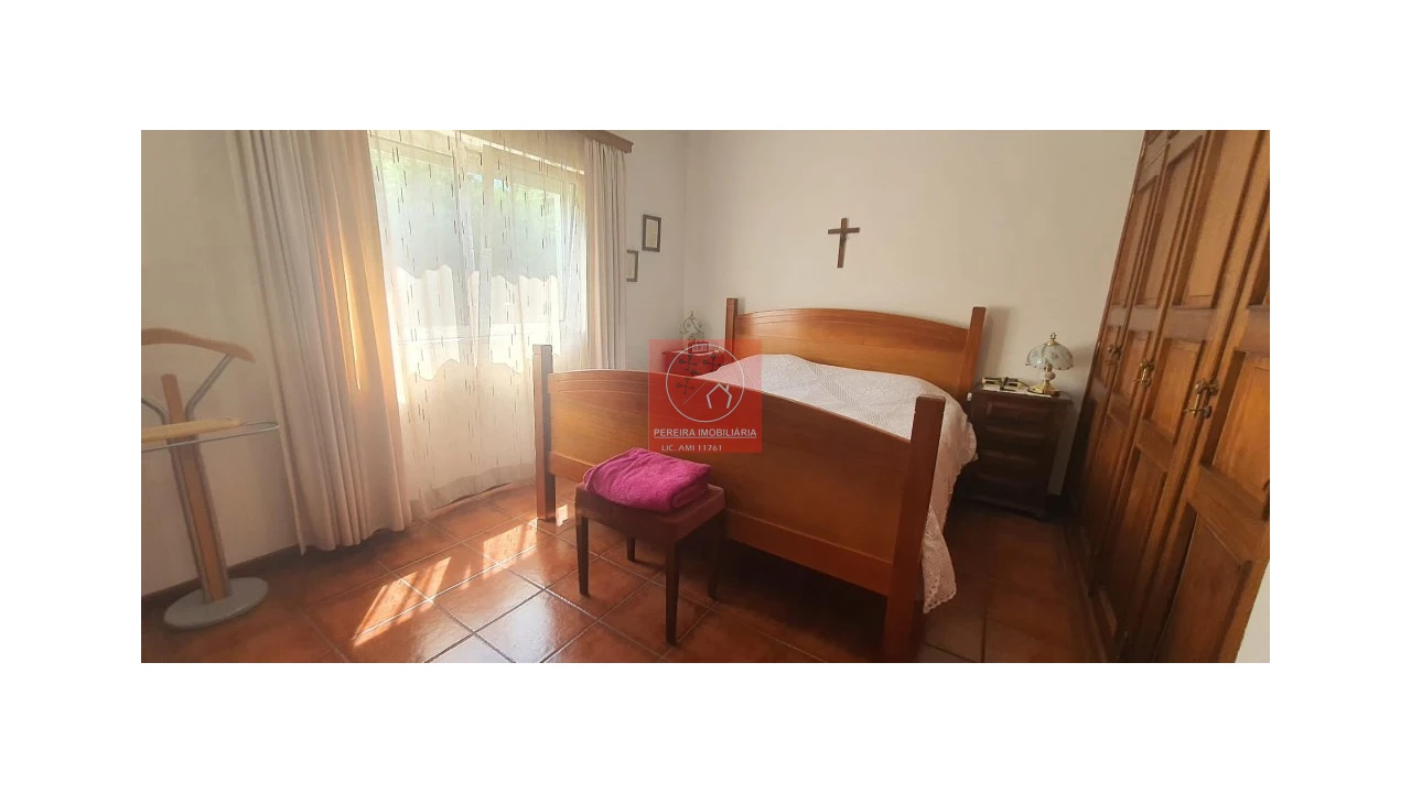 Moradia T4 para Venda em Abraveses Foto 8