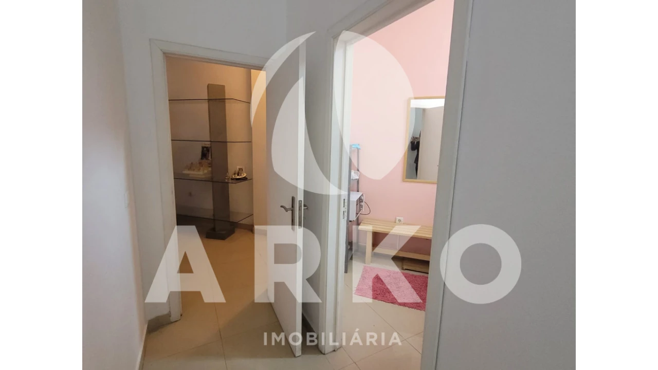 Loja para Venda em São Tomé de Negrelos Foto 14