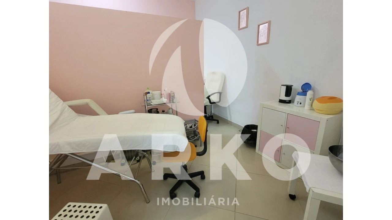 Loja para Venda em São Tomé de Negrelos Foto 6