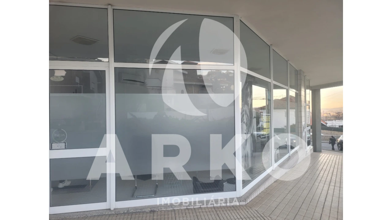 Loja para Venda em São Tomé de Negrelos Foto 1