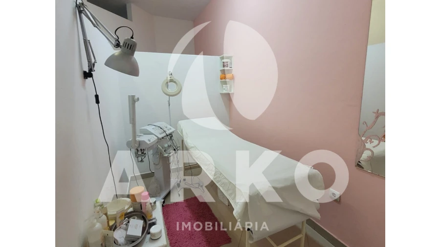 Loja para Venda em São Tomé de Negrelos Foto 11