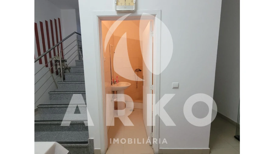 Loja para Venda em São Tomé de Negrelos Foto 17