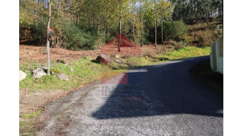 Terreno para Venda em Sande, Vilarinho, Barros e Gomide