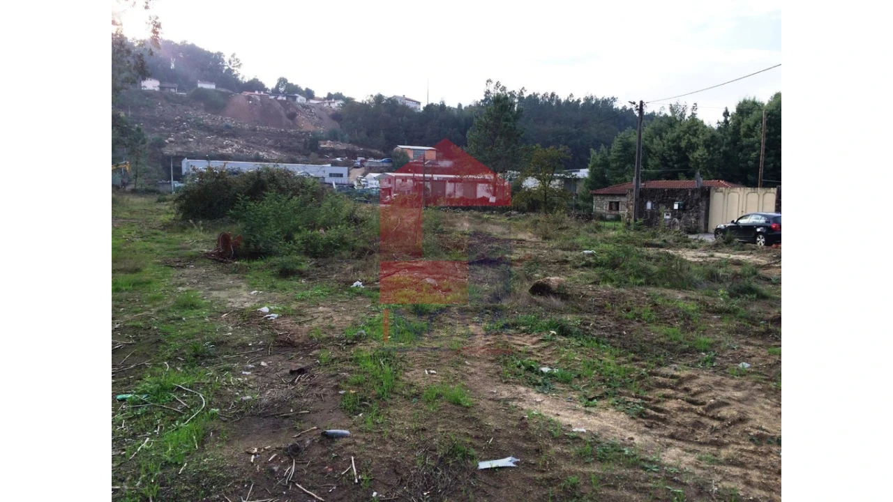 Terreno para Venda em Sabariz Foto 3