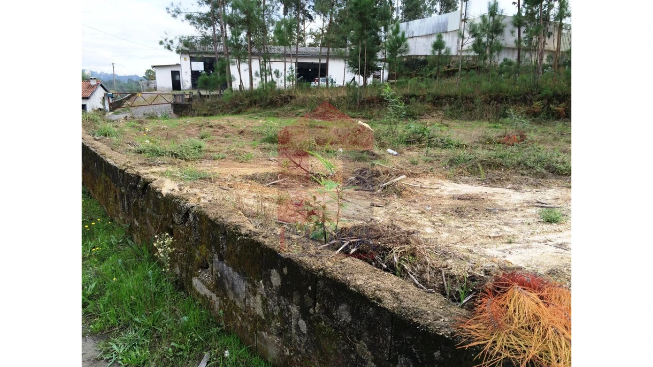 Terreno para Venda em Sabariz Foto 2