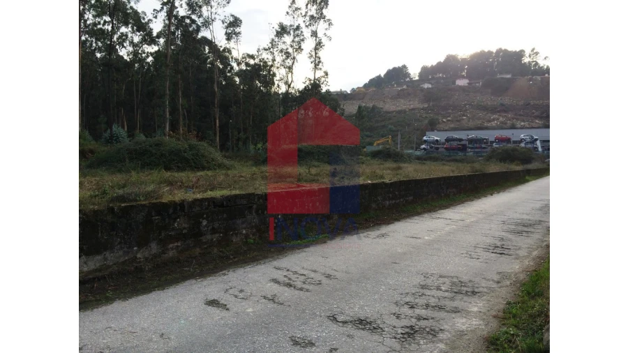 Terreno para Venda em Sabariz Foto 4