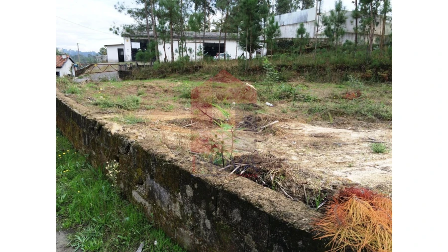 Terreno para Venda em Sabariz Foto 2