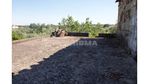 Terreno para Venda em Freixial e Juncal do Campo