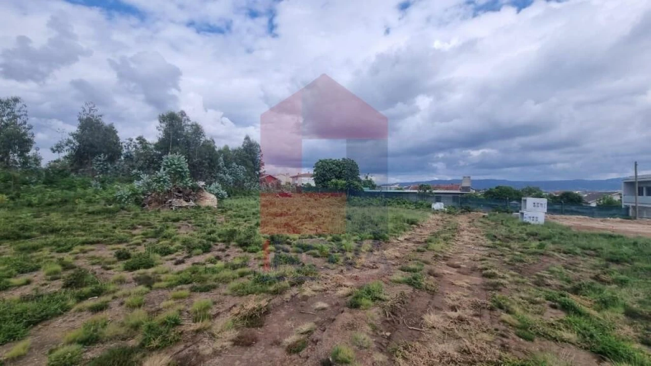 Terreno para Venda em Loureira Foto 3