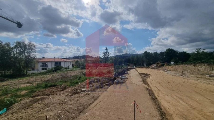 Terreno para Venda em Loureira Foto 6