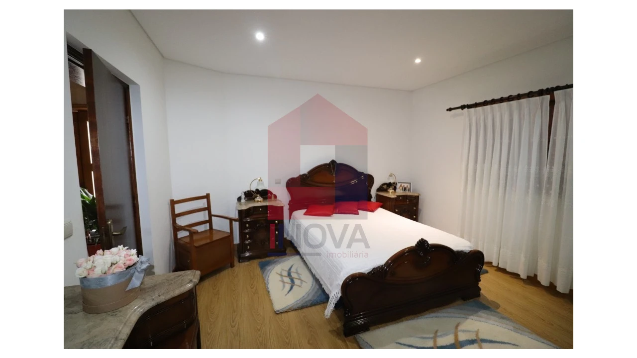 Moradia T4 para Venda em Bico Foto 31