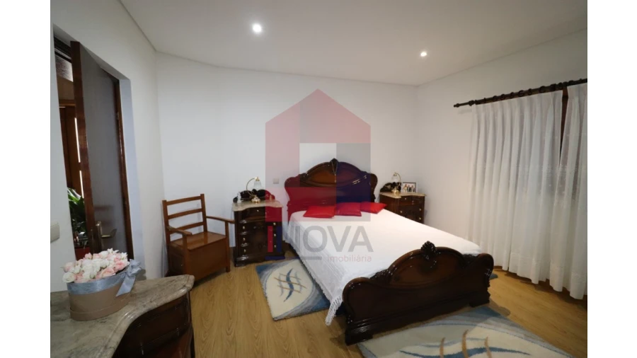 Moradia T4 para Venda em Bico Foto 31