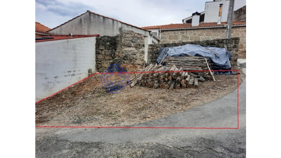 Terreno para Venda em Pinheiro de Azere