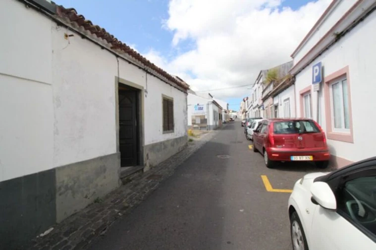 Moradia T1 para Venda em Ponta Delgada (São Pedro) Foto 2